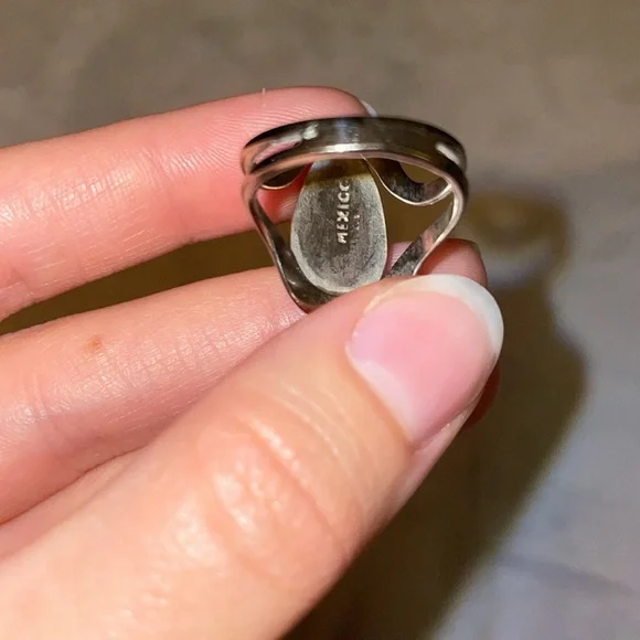 Ring - Picture 3 of 3